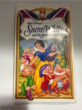 Disney Snow White and the Seven Dwarfs VHS Masterpiece Collection Clamshell